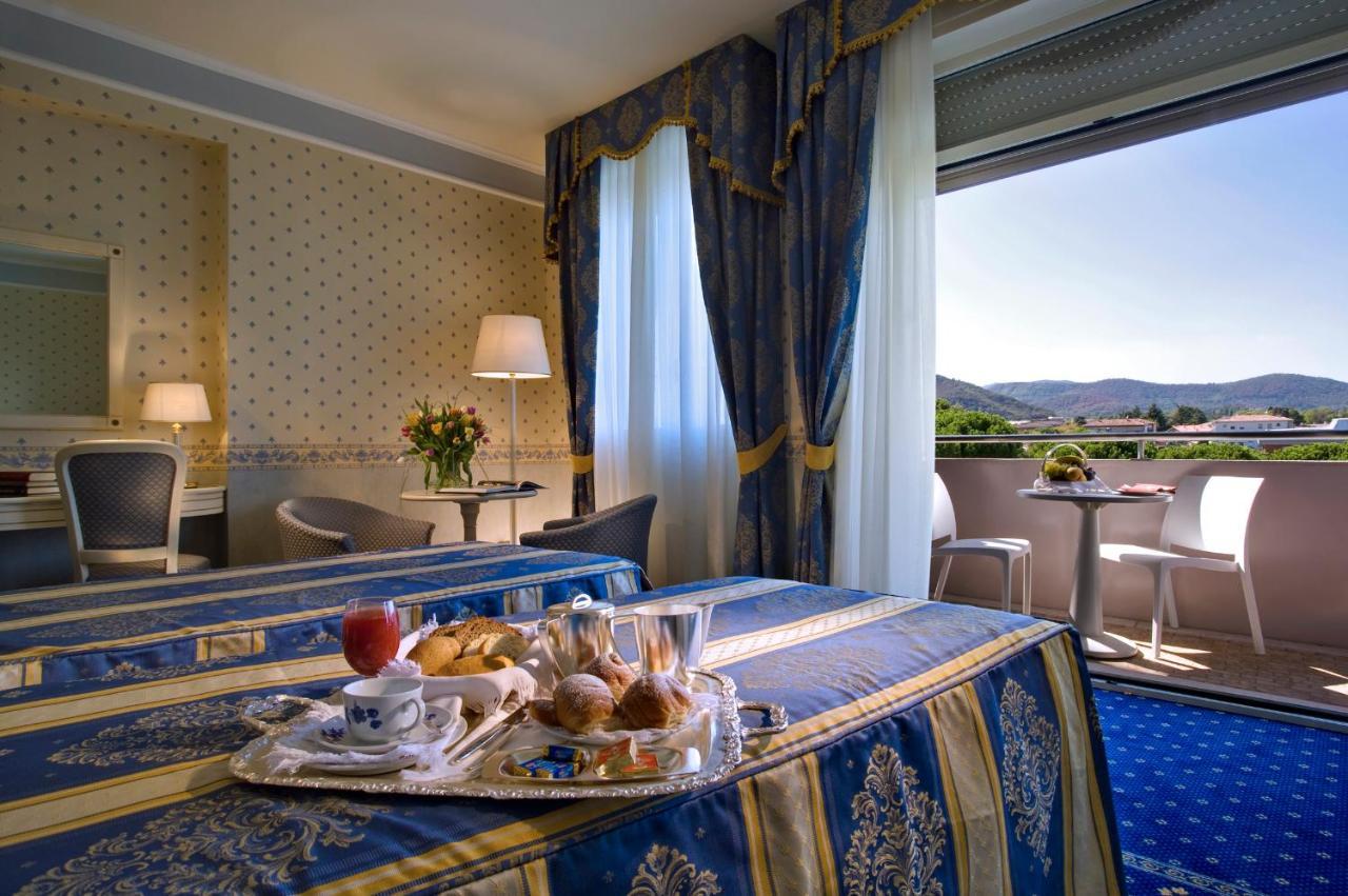 Bristol Buja Hotel