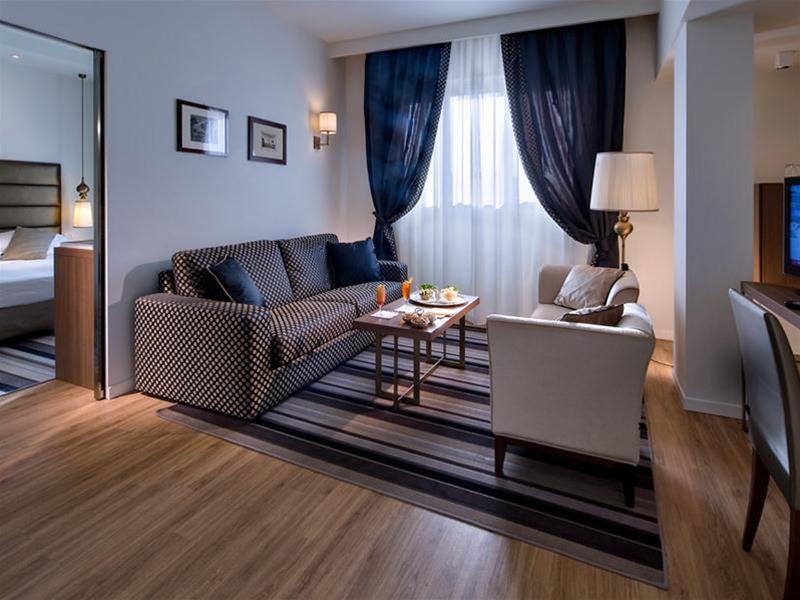 Hotel Bristol Buja