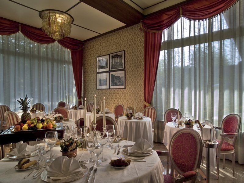 Hotel Bristol Buja