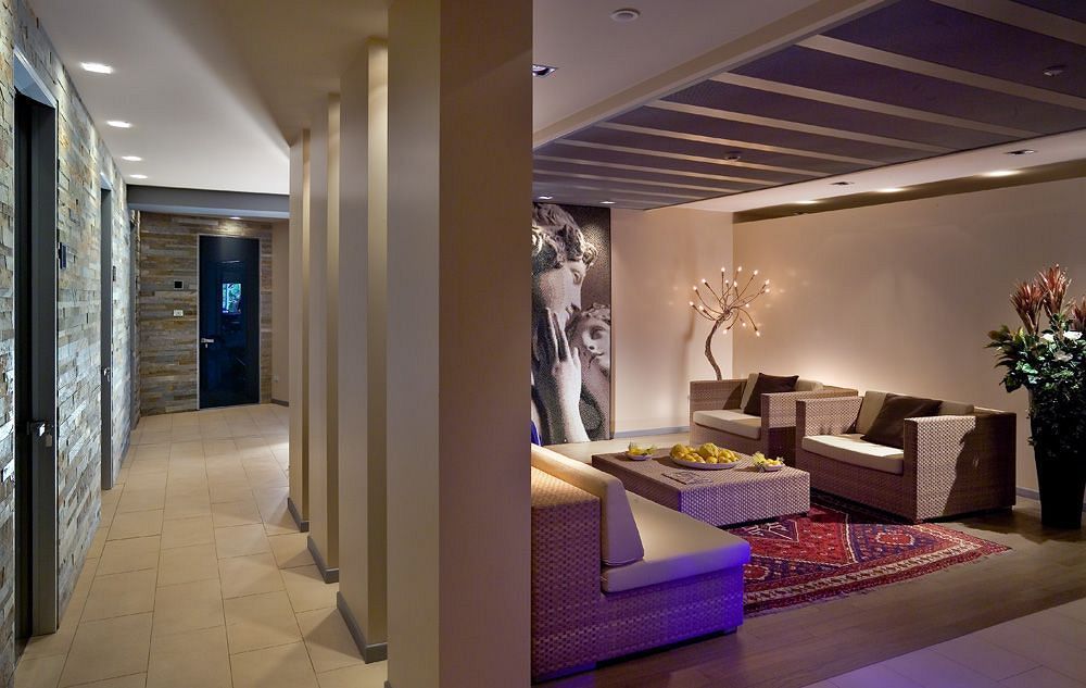 Bristol Buja Hotel